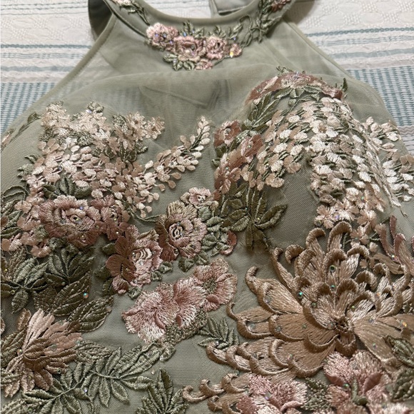 Cachet Sage Green Floral Embroidered Dress - Picture 2 of 10